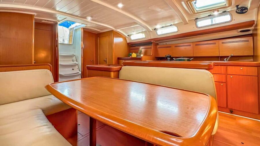 From Santa Teresa: Sailboat Tour to Corsica with Lunch - How the skipper chooses your 2–3 stops (and how to take advantage of it)