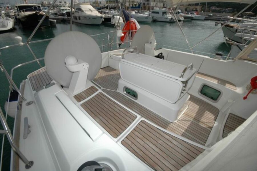 From Santa Teresa: Sailboat Tour to Corsica with Lunch - Lunch onboard: local fish, myrtle, and the kind of meal that actually justifies the price