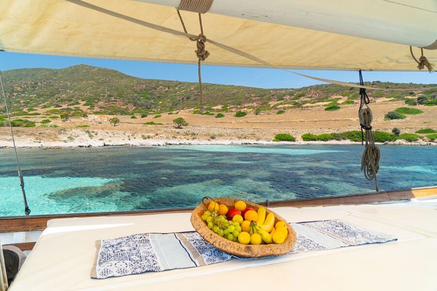 From Stintino: Asinara Vintage Sailing Boat Tour with Lunch - Cala d’Olivia: White Sand, One Populated Area, and Park Headquarters