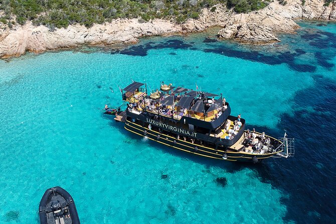 Full day private archipelago tour in La Maddalena - On-Board Comfort: WiFi, Restroom, Wine, and That Phone-Line Detail