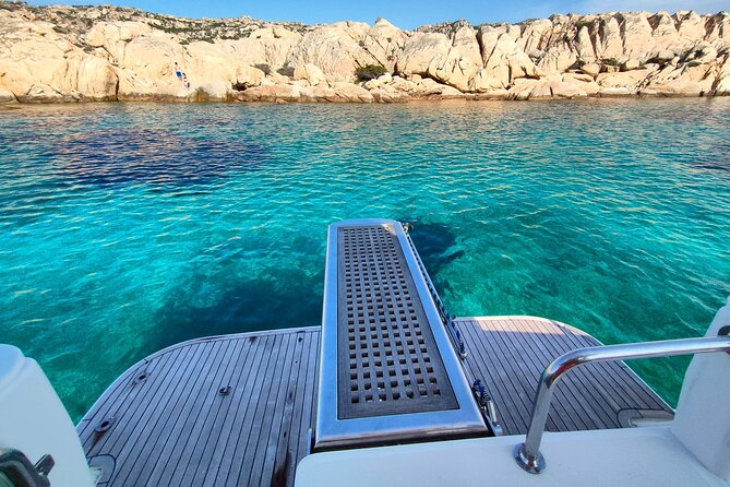 La Maddalena Archipelago Tour with Motorboat DC12 - Budelli and the Manto della Madonna: pools, lunch, and sun time