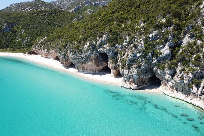Minicruise in Orosei Gulf with Glentor - Ogliastra Coast quick hits: limestone pyramid and Cala Goloritzè