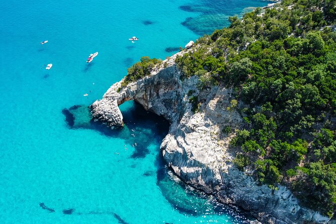 Minicruise in Orosei Gulf with Glentor - Cala Luna: 800 meters of fine golden sand