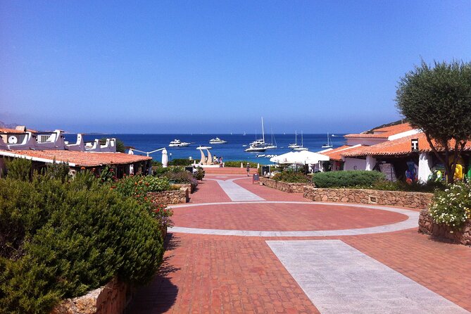 Olbia : Costa Smeralda and Porto Cervo Tour + pickup included - Audio Narration vs. a Traditional Guide: What to Expect During the Drive