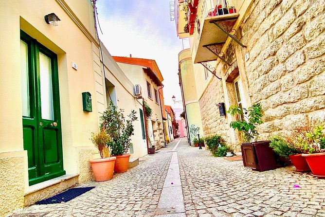 Olbia : Private Romantic Tuk-Tuk Tour - Starting at Molo Brin: where to meet so you don’t lose time