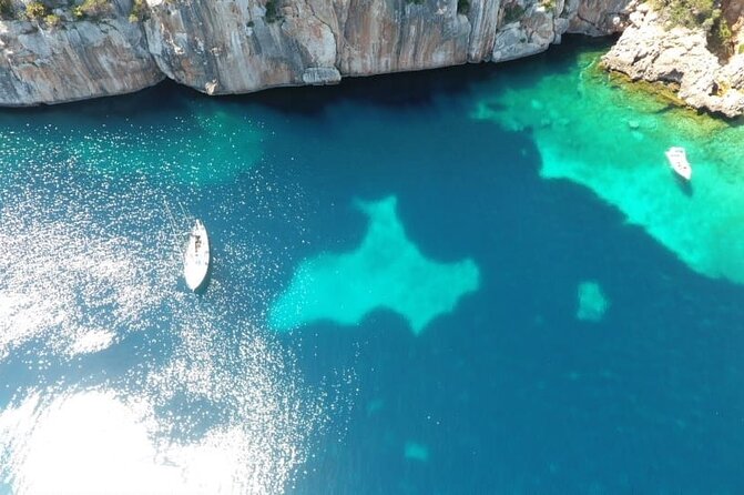 One day excursion on a sailing boat in the Gulf of Alghero - Entering the rhythm: what this 8-hour Gulf of Alghero sail is really like