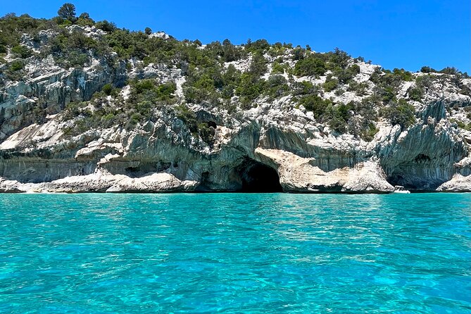 One day tour on the coast of Baunei - Why this Baunei coast boat day is worth your time