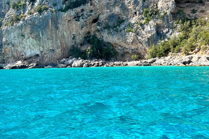 One day tour on the coast of Baunei - Cala Luna lunch time with shade near the caves