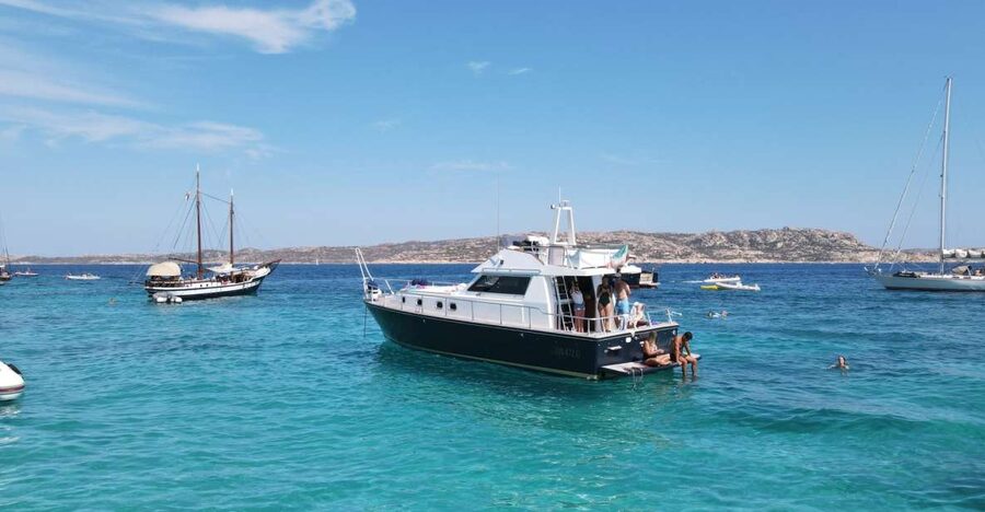 Palau: La Maddalena Archipelago Motorboat Tour with Lunch - Key points