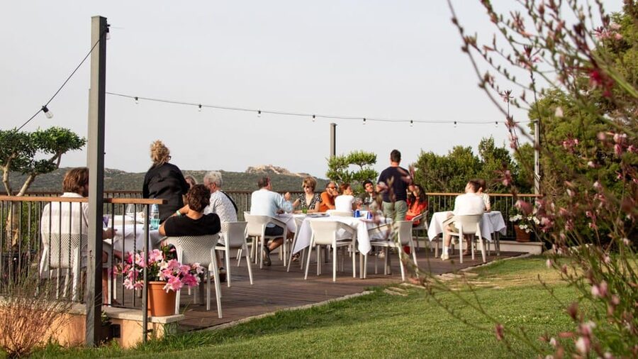 Palau: wine tasting in a Gallura winery - Timing in Sardinia: 19:00 Summer vs 15:30 Shoulder Season