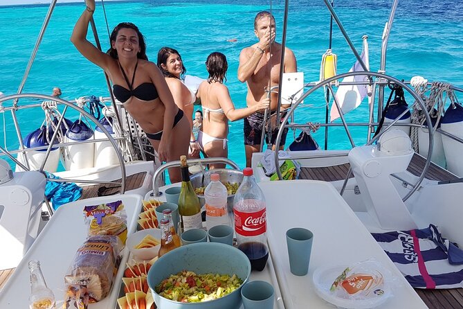 Sailing boat from Santa Teresa di Gallura to the Maddalena Archipelago - Cala Santa Maria: long-bay time and calmer coves