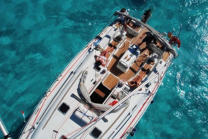 Sailing boat from Santa Teresa di Gallura to the Maddalena Archipelago - What the crew and onboard service feel like in real life
