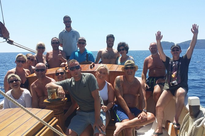 Sailing day trip on Tall Ship Andrea Jensen with Lunch and Wine - Coral Riviera sailing plus real swim and snorkel time