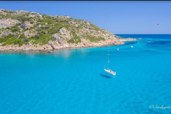 Sailing ship from Porto San Paolo (S.Teodoro-Olbia) to Tavolara, Molara - Isola Piana: the first swim that sets the tone