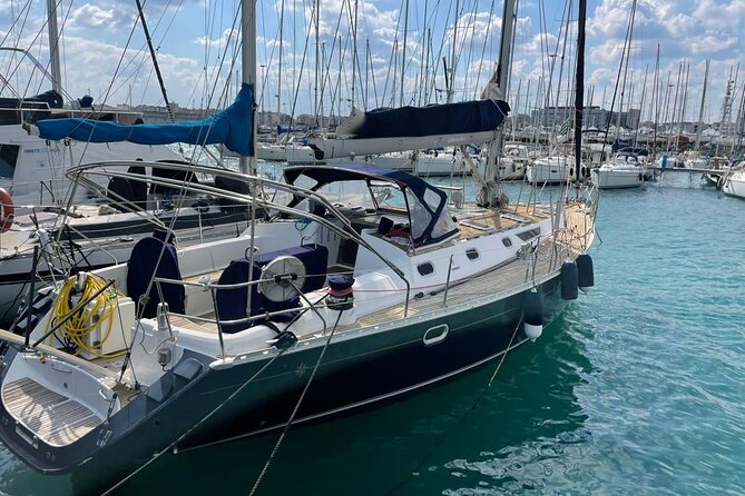 Sailing ship from Porto San Paolo (S.Teodoro-Olbia) to Tavolara, Molara - Food and drinks onboard: Vermentino, myrtle, and a real lunch