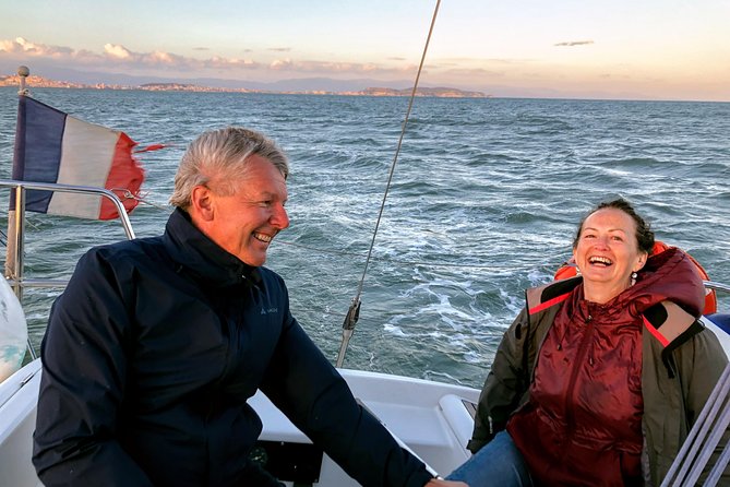 Sailing towards the Devil's Saddle - Learning Sailing Basics Without Making It Feel Like School