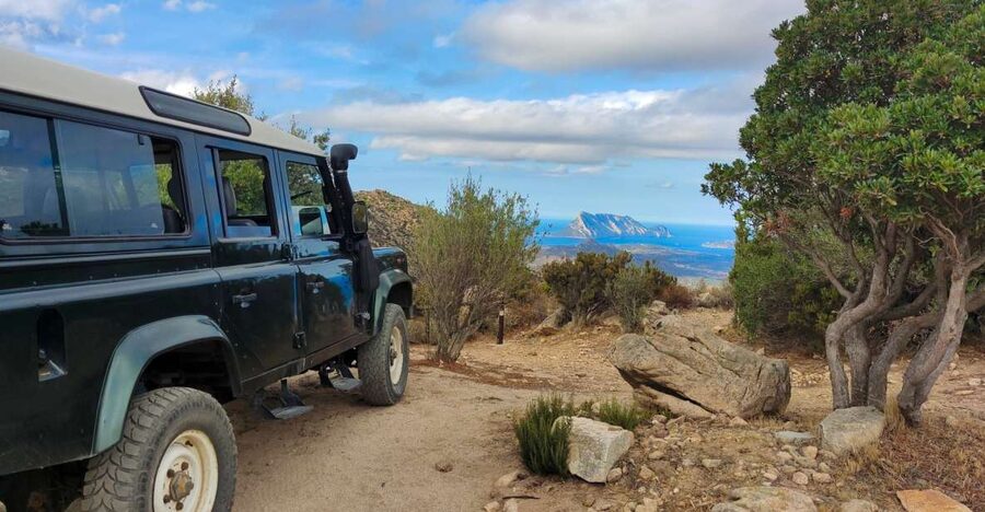 San Teodoro: Rio Pitrisconi Jeep and Hiking Tour - Following the Pitrisconi river to natural pools and waterfalls