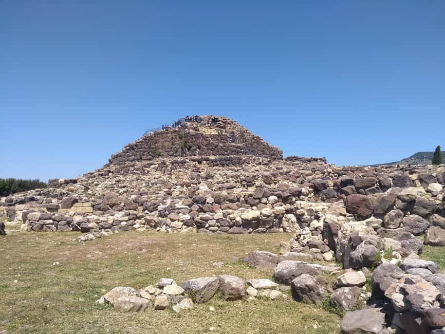 Sardinia: Barumini Nuraghe Tour from Cagliari - Casa Zapata: A 16th-Century House Built Around Nuraghe History