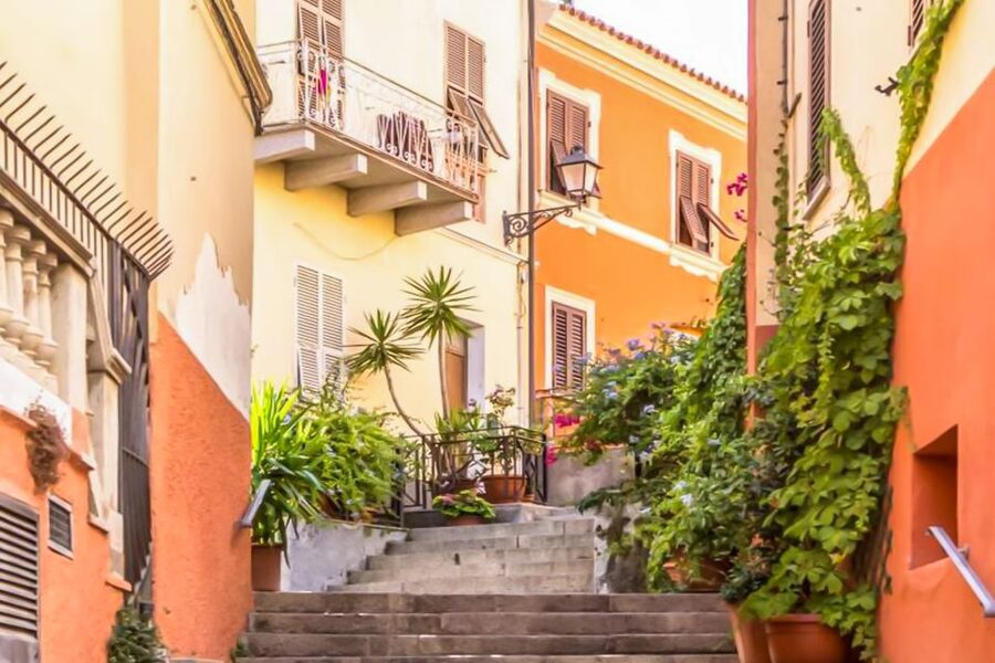 Sardinia: La Maddalena Archipelago Full-Day Trip by Boat - Food and drinks onboard: typical Sardinian options, prices to expect, and a smart strategy