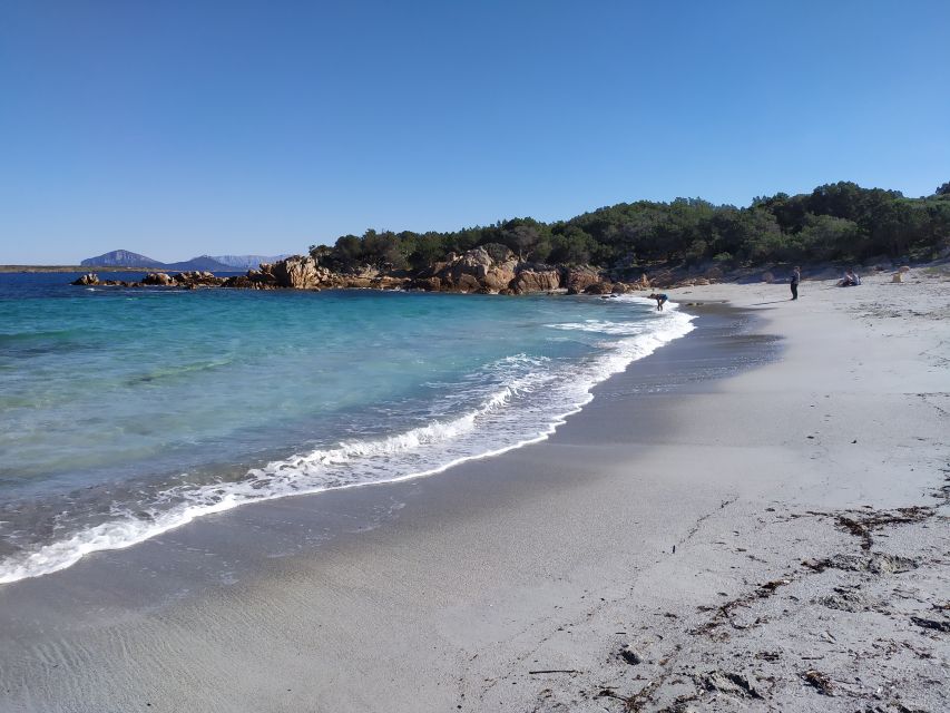 Sardinien: Tour entlang der Smaragdküste im Minibus - Price and value: what $107.62 per person actually covers