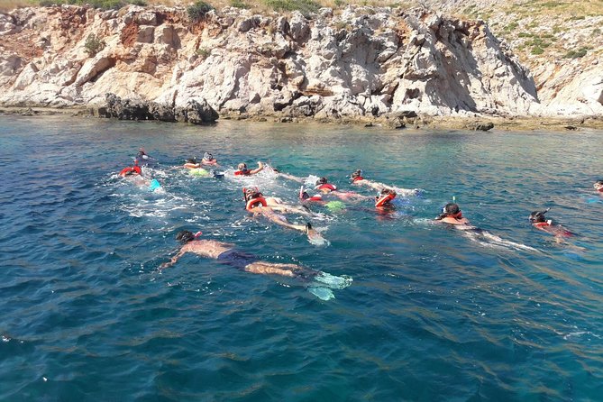 Snorkeling marine protected area Tavolara - Snacks on board: small detail, big comfort