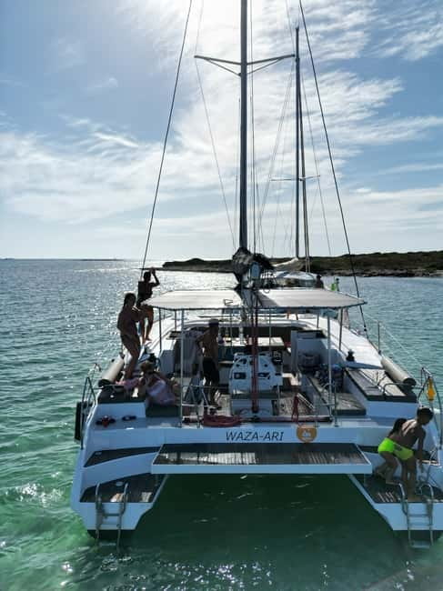 Stintino: full day tour catamaran Asinara Island - Sailing from Stintino to Asinara: the moment the day shifts gears