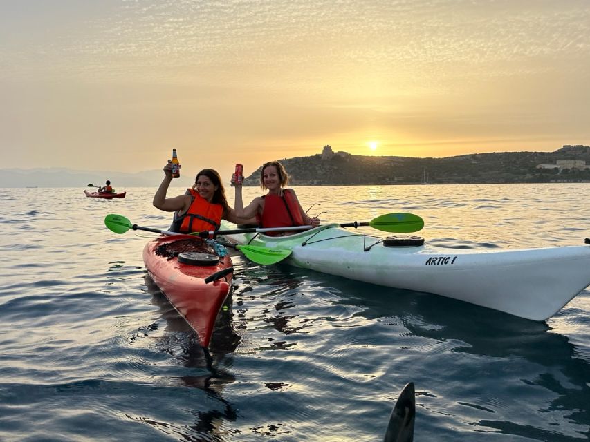 Sunset kayak tour Sella del diavolo - The Sella del diavolo story: geology, caves, birds, and Spanish-era echoes