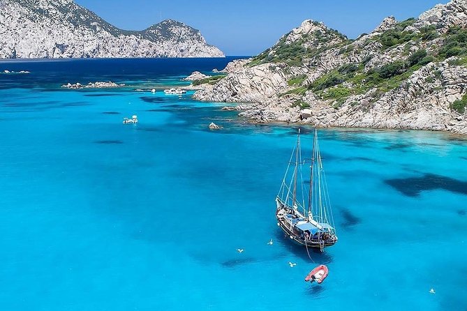 Tavolara Boat Tour and Snorkeling - Stop 3: Spiaggia del Dottore and a straightforward snorkeling session