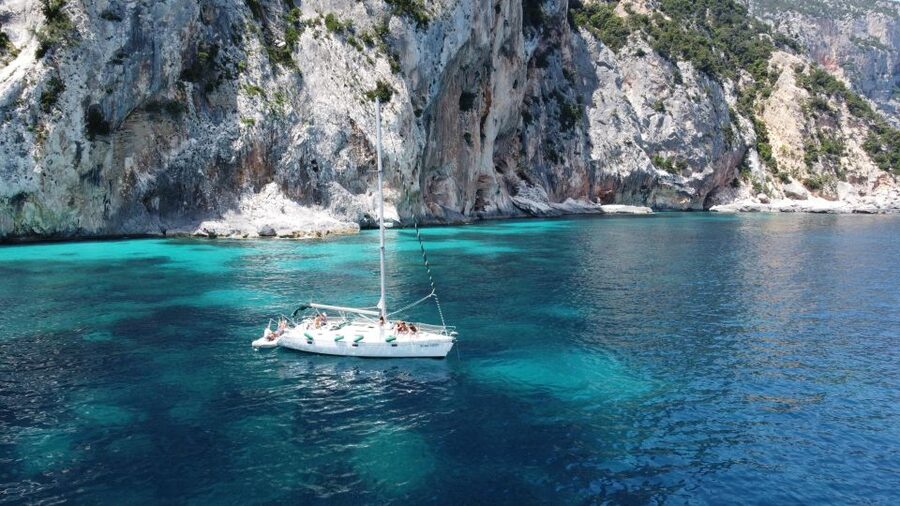 Tour in barca a vela in partenza da Arbatax - Ogliastra Coast Views and the Pedralonga (Baus) Cove First Swim