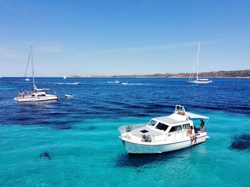 Tour in barca dell'Arcipelago di La Maddalena con pranzo - Cala Corsara, Santa Maria, and Razzoli: Beach Time and Lighthouse Views