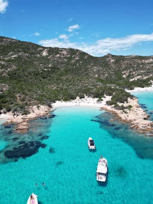 Tour in barca dell'Arcipelago di La Maddalena con pranzo - Sailing Through Passo degli Asinelli: Narrow Channel Views and Marine Chances
