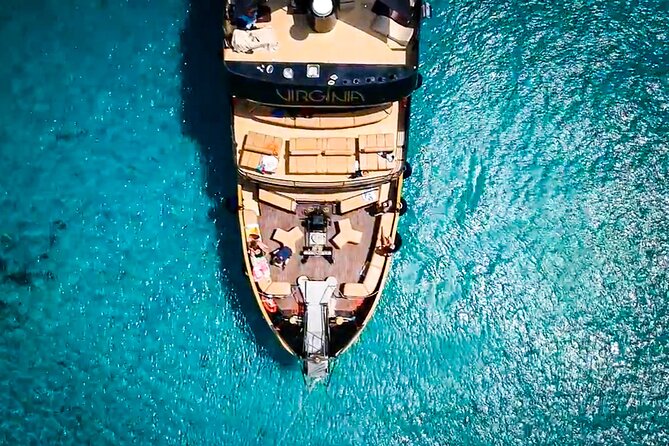 Tour of the Archipelago of La Maddalena ecofriendly - Meeting at Cannigione (9:30 am) and the onboard vibe