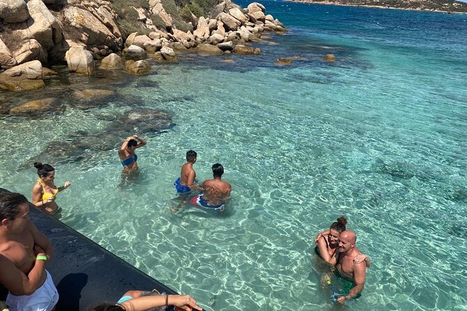 Tour of the Archipelago of La Maddalena ecofriendly - Isola di Spargi and Cala dell’Amore: the cozy swim stop